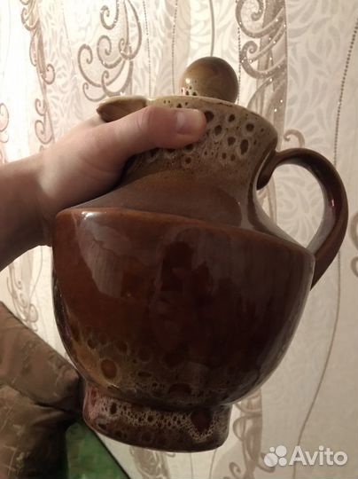 Глиняный кувшин для вина и соков