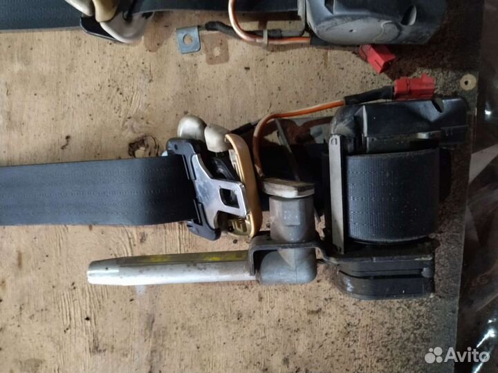 Ремень безопасности митсубиси Каризма