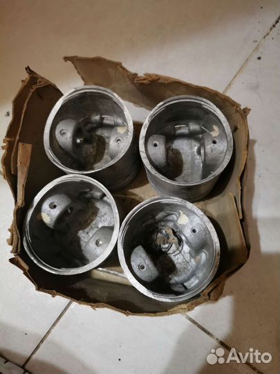 Цилиндры и поршни на Москвич