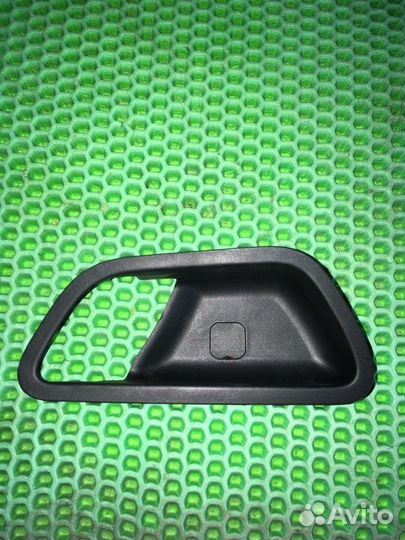 Накладка двери передняя правая Hyundai Solaris 2