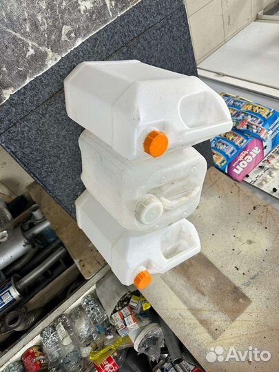 Канистра 10 л б/у пластик