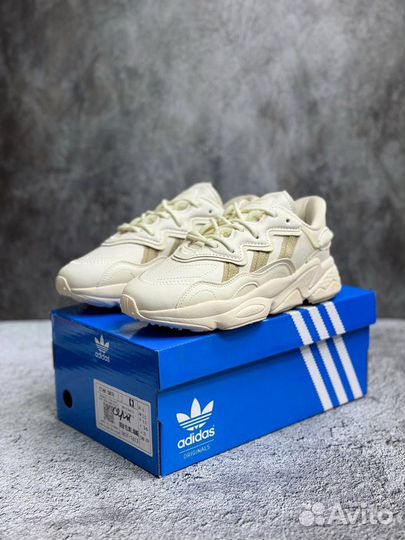 Кроссовки Adidas Ozweego