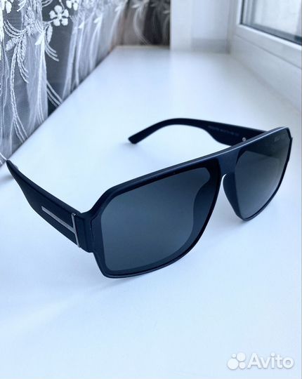 Матовые очки Hugo Boss солнцезащитные