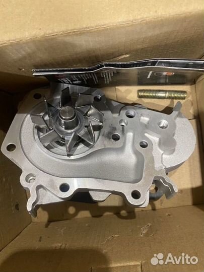 Водяной насос largus logan