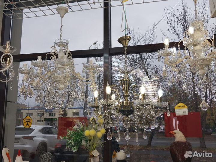 Люстры и светильники