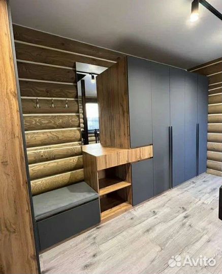 Шкаф в прихожую на заказ