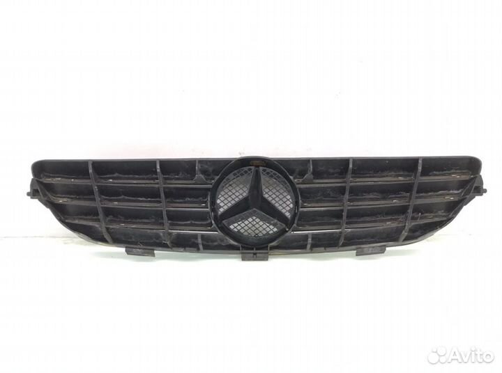 Решетка радиатора Mercedes Clk W209 1.8 I 2004