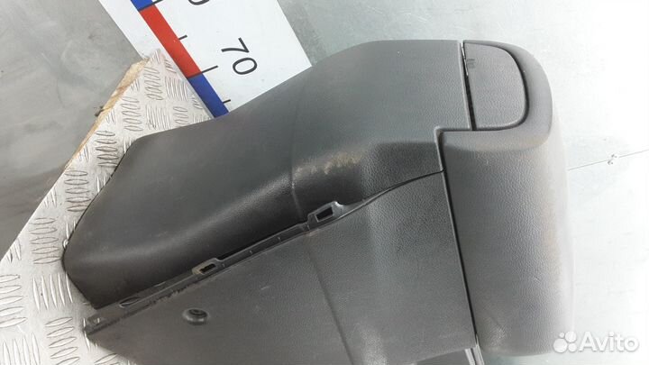 Подлокотник центральный KIA CEE'D 2 (JD)