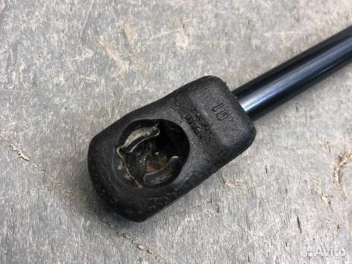 Амортиз капота BMW X6