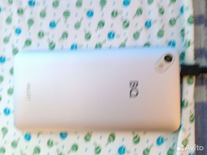 Телефон BQ 5035