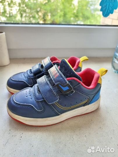 Кроссовки р25
