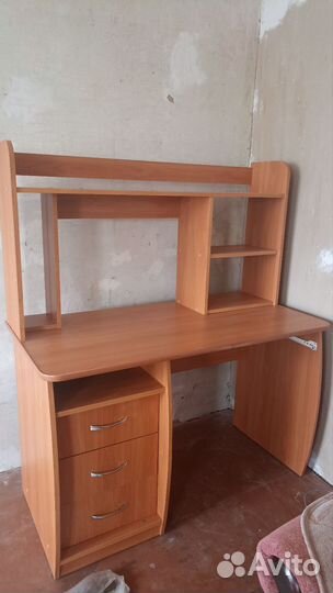 Компьютерный стол