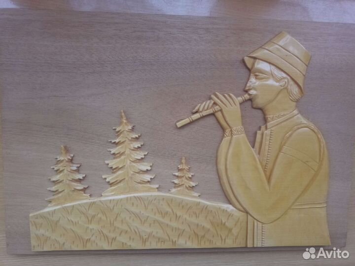 Деревянное резное панно