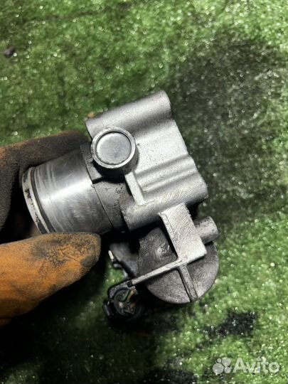 Дросельная заслонка Renault Trafic 2.0