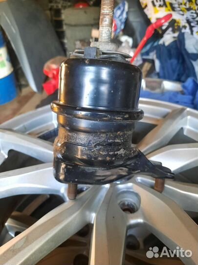 Подушка двигателя Toyota Camry 40