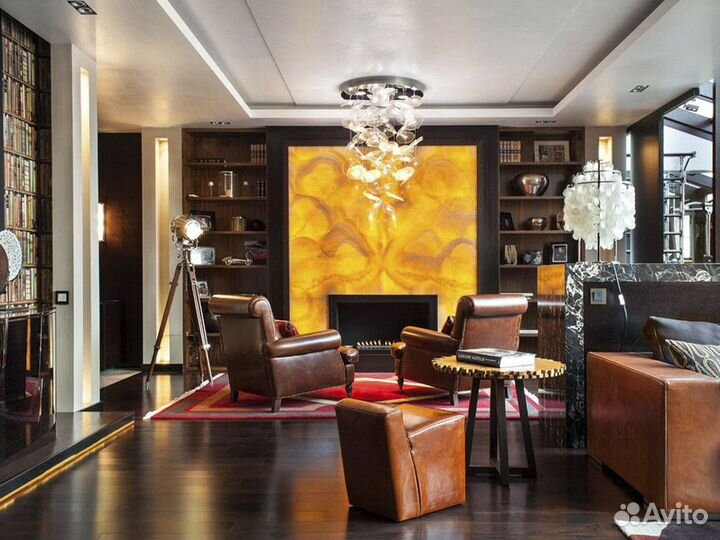 Современный камин из оникса