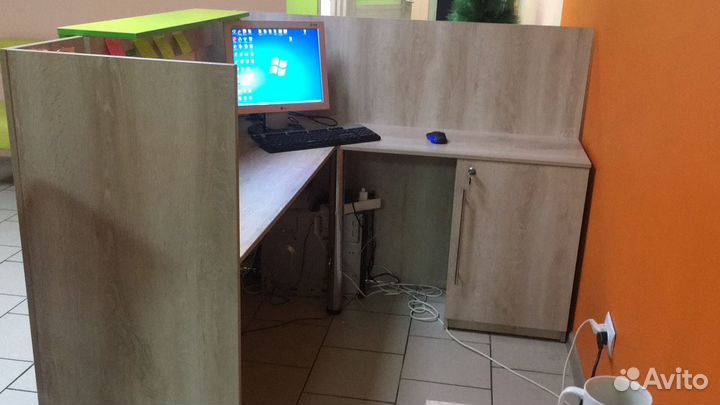 Стойка ресепшн