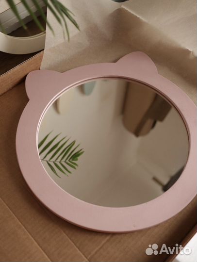 Зеркало настенное в раме