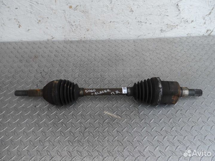 Полуось передняя R Chevrolet Trailblazer GMT360