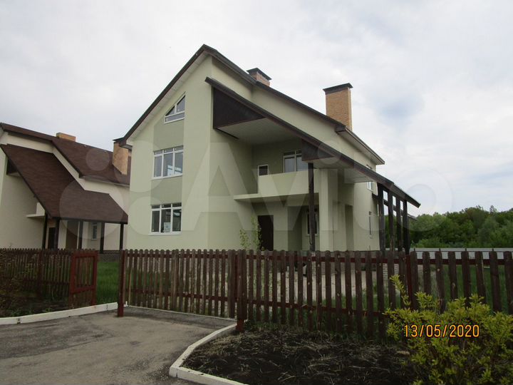 Дом 393,3 м² на участке 10,8 сот.