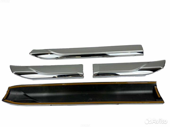 Молдинги дверей Toyota Land Cruiser 300 L4786