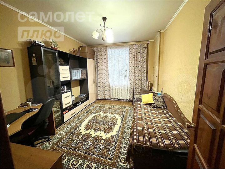 4-к. квартира, 90 м², 1/2 эт.