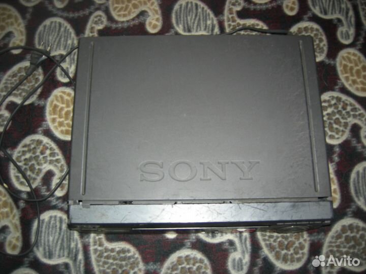 Видеомагнитофон sony SLV-P58EE включается