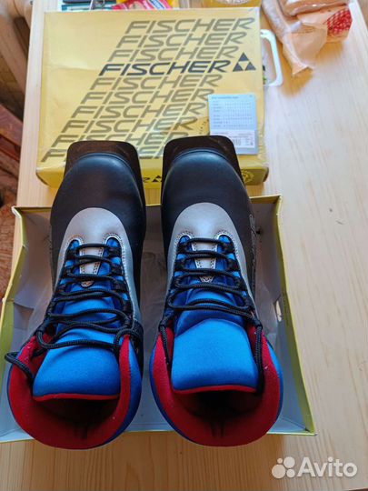 Лыжные ботинки фирмы Фишер, 41 размер