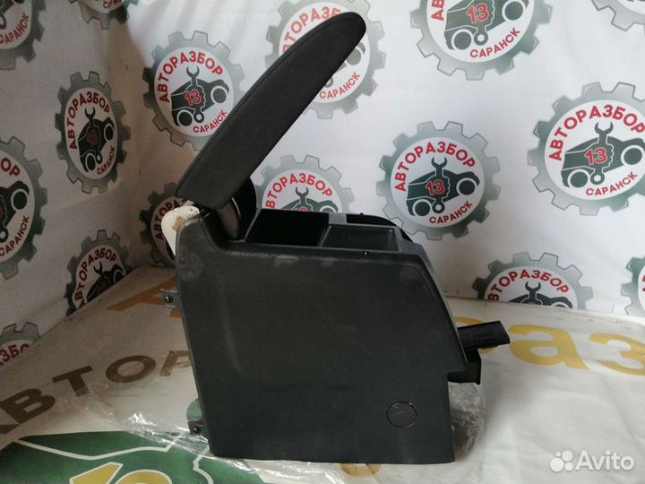 Подлокотник Volkswagen Tiguan, Golf +