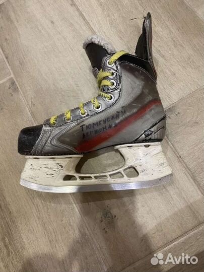 Хоккейные коньки bauer
