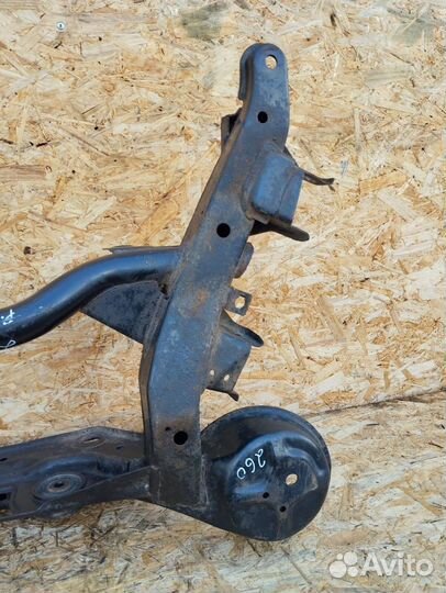 Подрамник Mitsubishi Pajero 4 задний