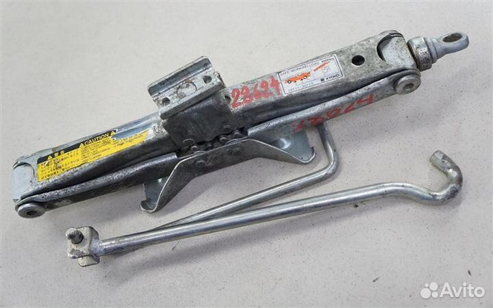 Поддомкратник Toyota Avensis AZT220