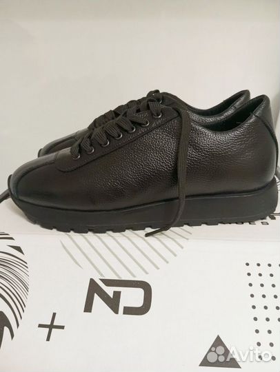 Кроссовки мужские 41 размер новые