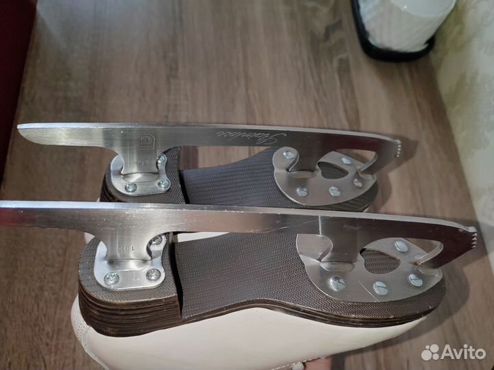 Коньки фигурные