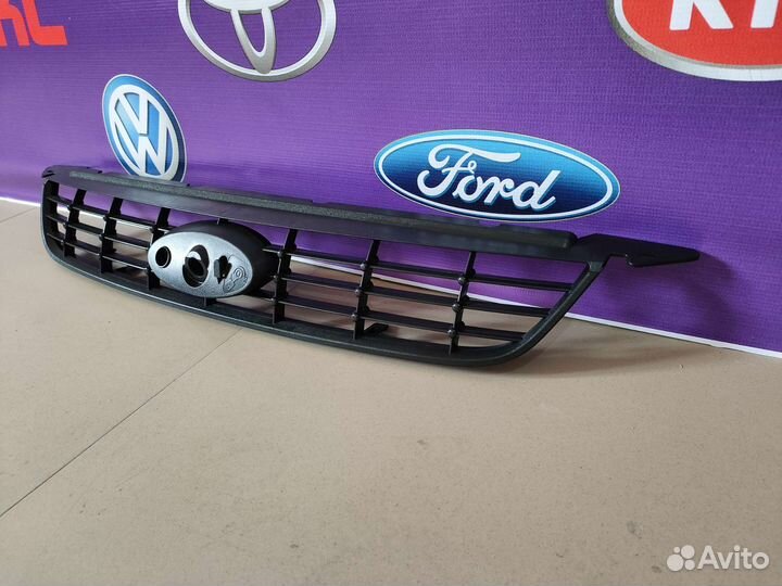 Решётка радиатор Ford focus 2