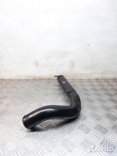 Патрубок интеркулера Volkswagen Passat седан 2.5
