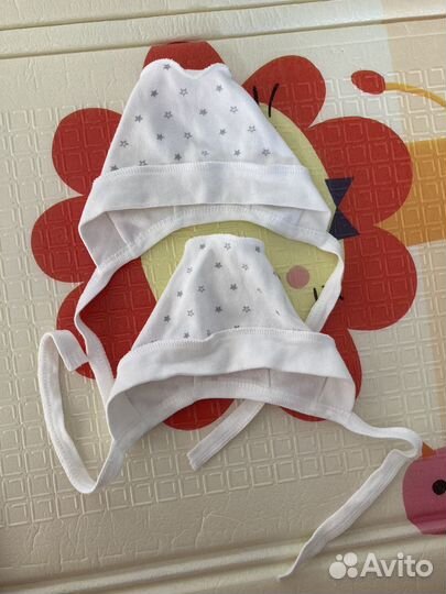 Чепчики для новорожденного новые