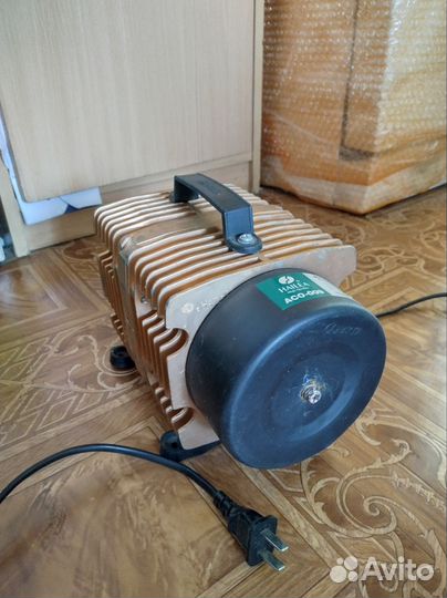 Компрессор воздушный для аквариума