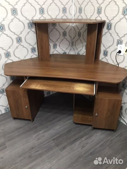 Компьютерный стол