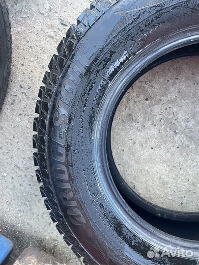 Bridgestone Blizzak Spike-02 SUV 205/70 R15 96T