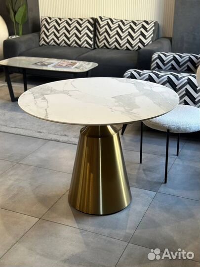 Кухонный стол из керамогранита круглый