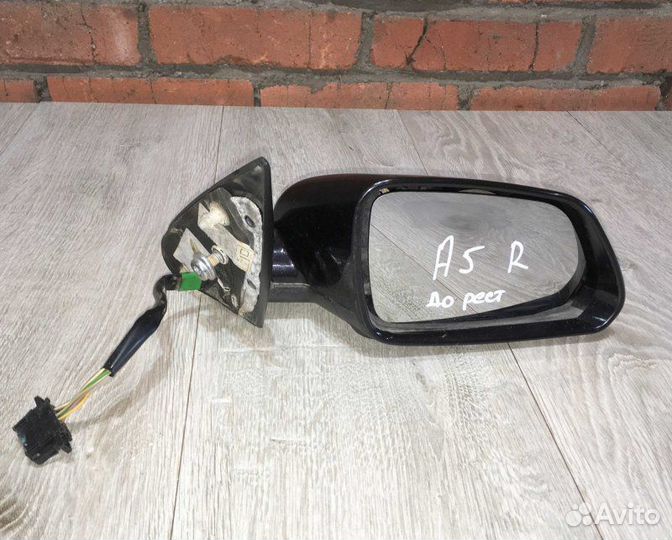 Зеркало правое Skoda Octavia A5