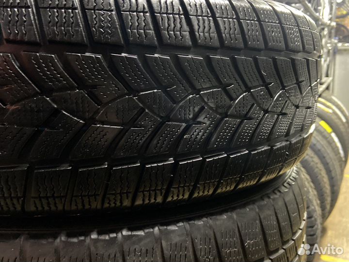 Goodyear UltraGrip Ice SUV 225/60 R18 104T