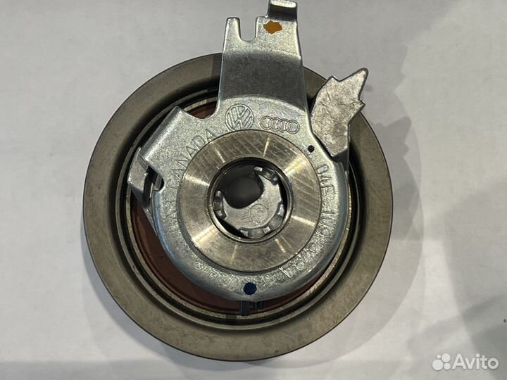 Натяжной ролик грм 04E109479A