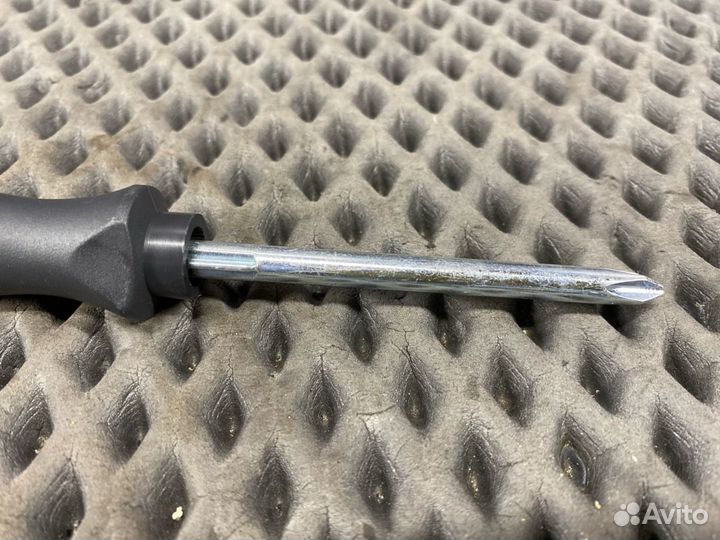 Отвертка Audi A4 B7 BFB 2006