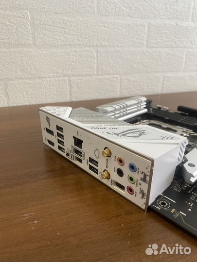 Материнская плата asus ROG strix B760