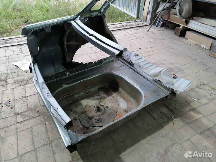 Крыло заднее левое приора седан