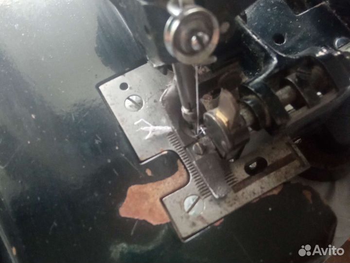 Оверлок бытовой бу