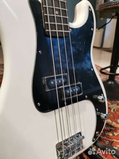 Бас гитара Aria новая