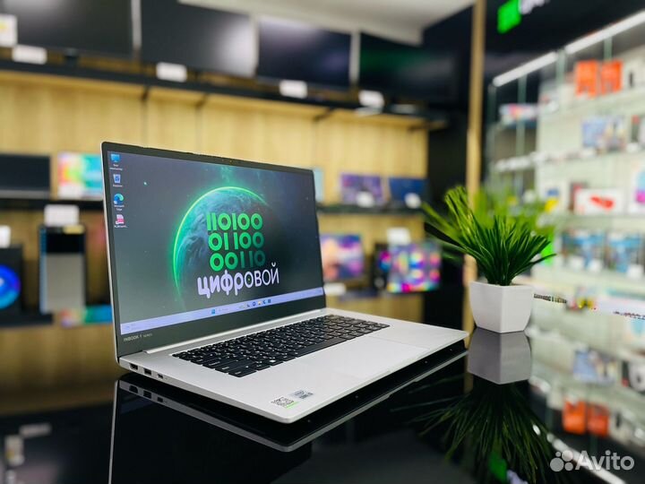 Мощный ноутбук Intel Core i3-10gen/DDR4-8/SSD-256